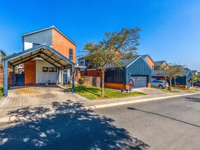 Townhouse for sale in Nooitgedacht, Gauteng