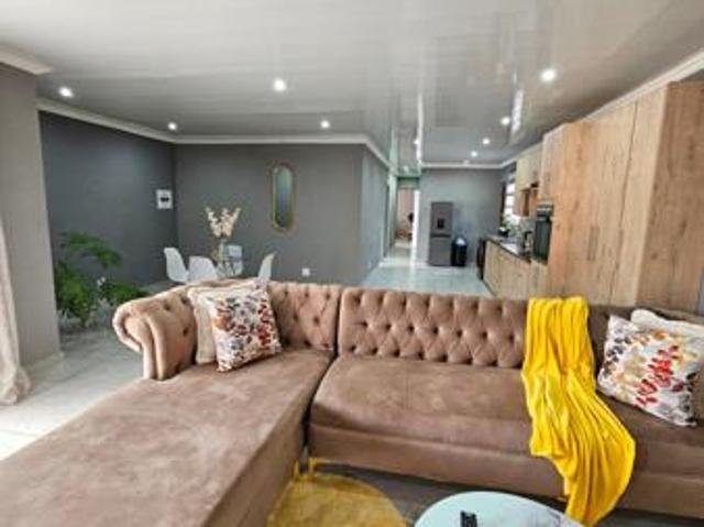 Townhouse for sale in Zeerust, North West
