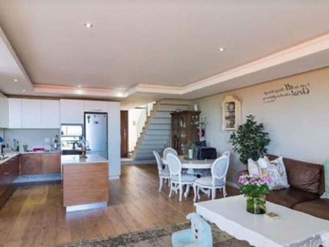 Townhouse for sale in Princess Grant, Kwazulu-natal