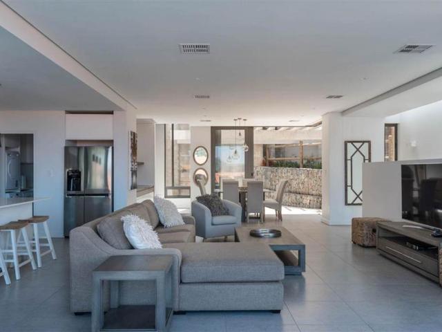 Townhouse for sale in Princess Grant, Kwazulu-natal