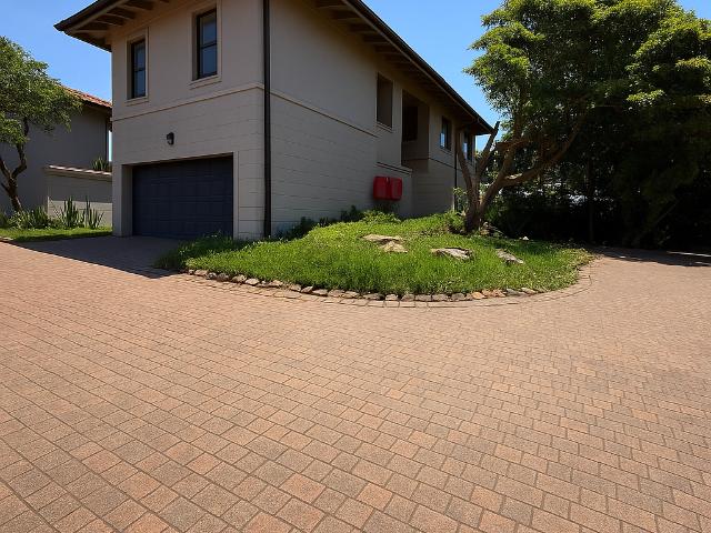Townhouse for sale in Princess Grant, Kwazulu-natal
