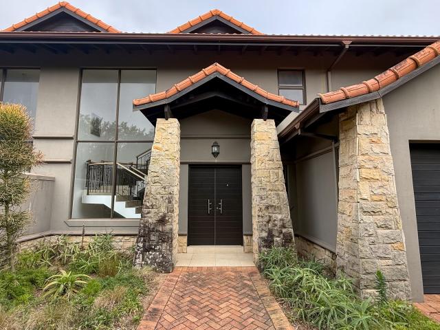 Townhouse for rent in Princess Grant, Kwazulu-natal