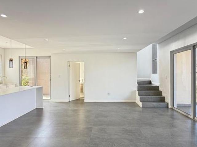 Townhouse for rent in Princess Grant, Kwazulu-natal
