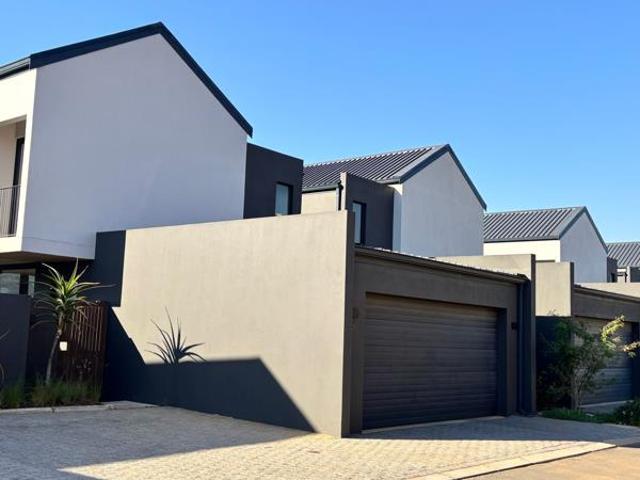 Townhouse for sale in Princess Grant, Kwazulu-natal