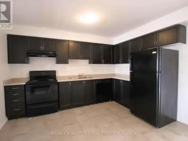 Townhouse for rent in Innisfil, Ontario