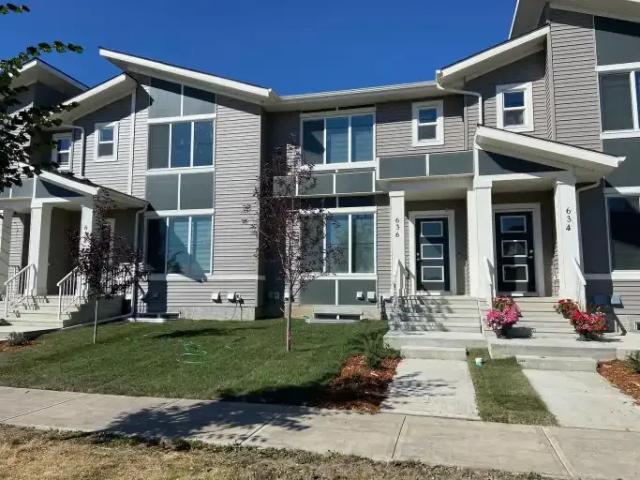 Townhouse for rent in Rolly View, Alberta