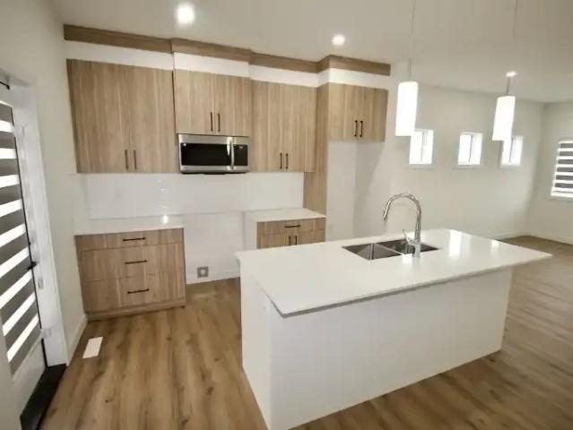 Townhouse for rent in Rolly View, Alberta
