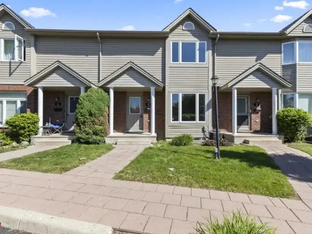 Townhouse for rent in Arva, Ontario