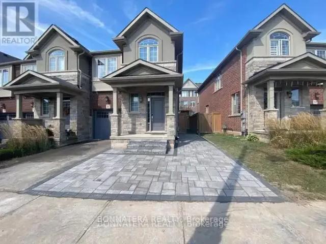 Townhouse for rent in Oakville, Ontario