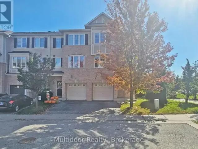 Townhouse for rent in Oakville, Golden Horseshoe