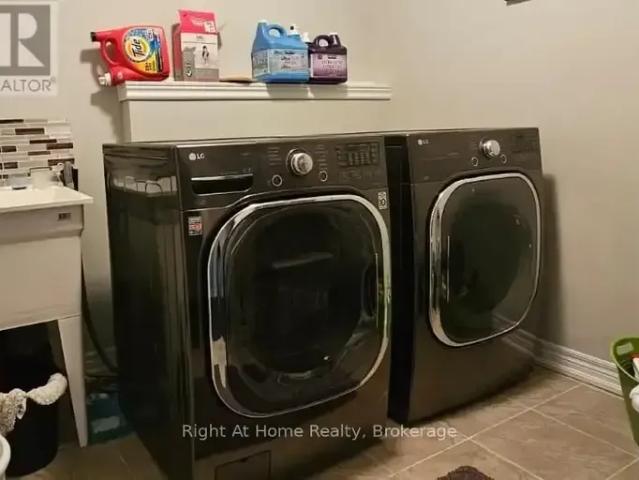 Townhouse for rent in Oakville