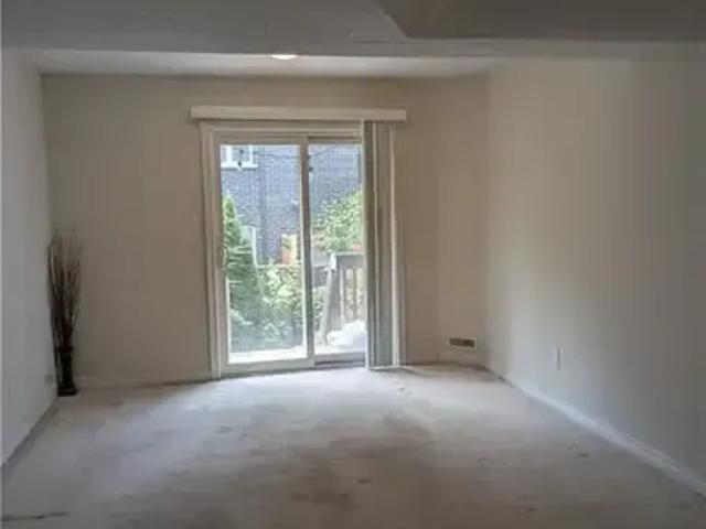 Townhouse for rent in Oakville
