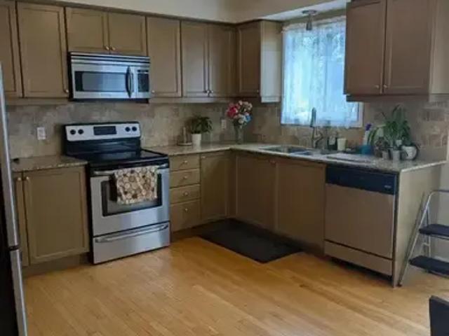 Townhouse for rent in Oakville