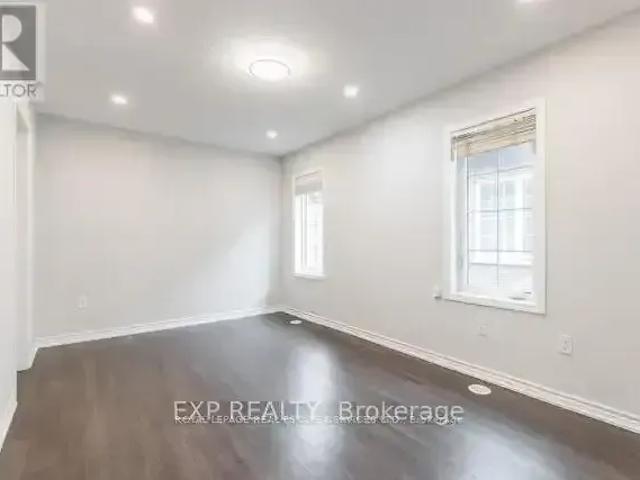 Townhouse for rent in Oakville