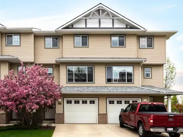 Townhouse for rent in Okotoks, Alberta