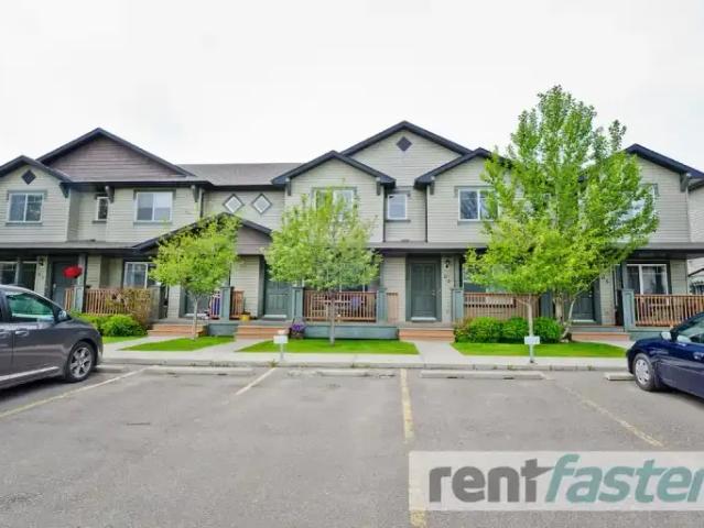 Townhouse for rent in Business Park, Okotoks