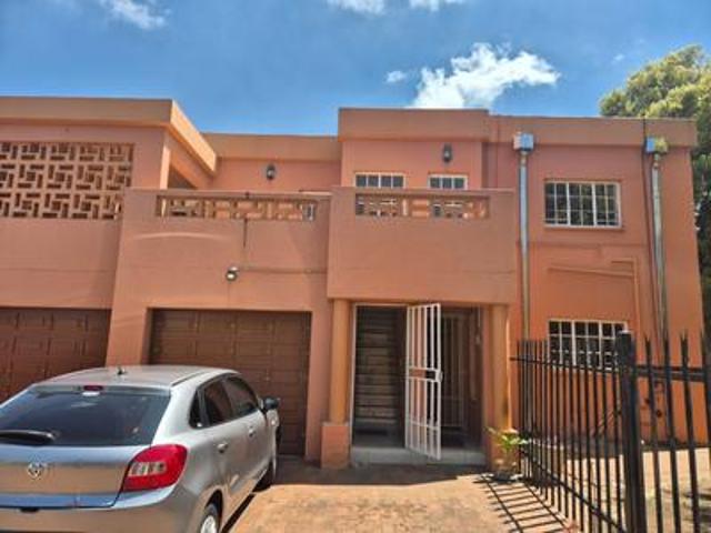 Townhouse for sale in Ekurhuleni, Gauteng