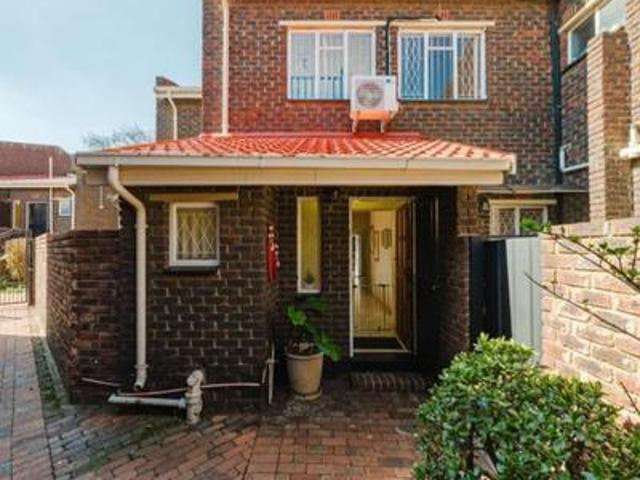 Townhouse for sale in Ekurhuleni, Gauteng