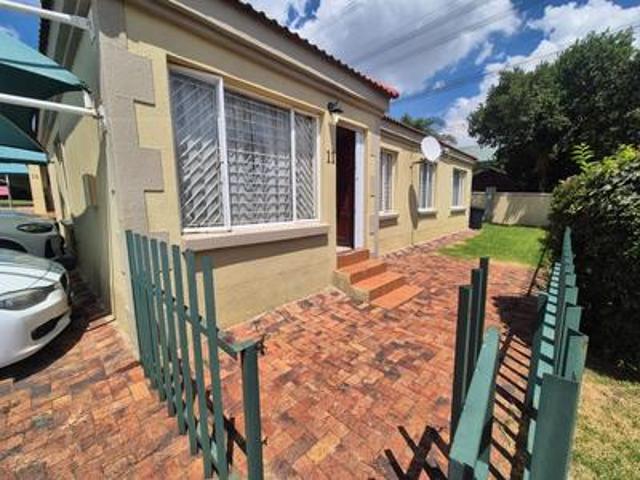 Townhouse for sale in Vosloorus, Gauteng