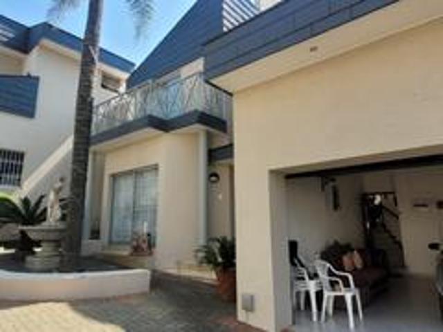 Townhouse for sale in Vosloorus, Gauteng