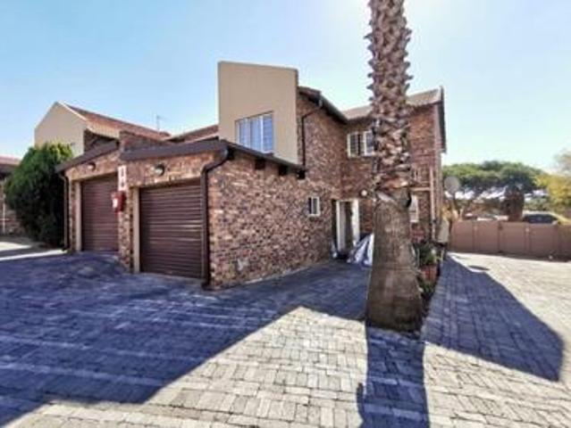 Townhouse for sale in Johannesburg, South & Alberton