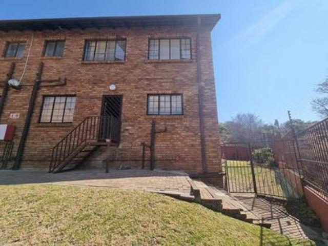 Townhouse for sale in Alberton
