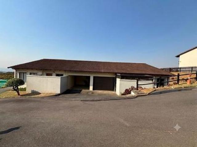Townhouse for sale in Seaview, Kwazulu-natal