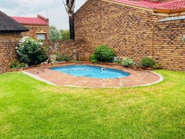 Townhouse for sale in Sedibeng, Gauteng
