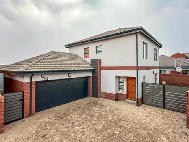Townhouse for sale in Ekurhuleni, Gauteng