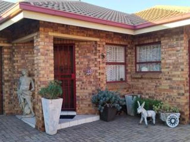 Townhouse for sale in Sedibeng, Gauteng