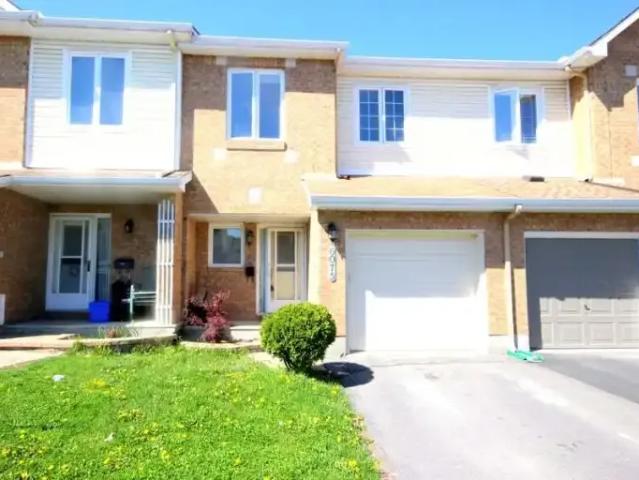 Townhouse for rent in Mulhurst Bay, Ontario