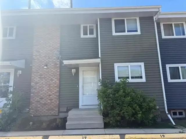 Townhouse for rent in Alberta