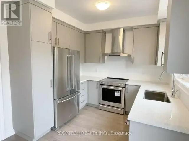 Townhouse for rent in Richmond Hill