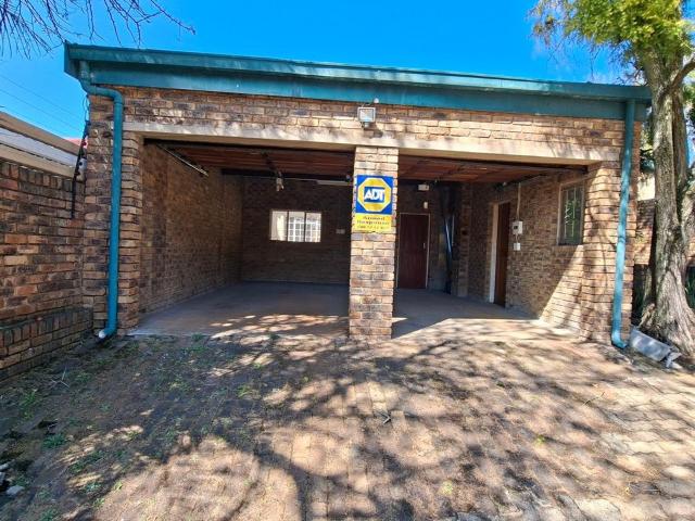 House for rent in Waterkloof, Gauteng