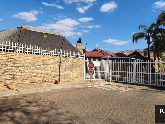 Townhouse for rent in Rustenburg