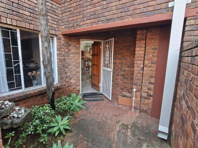 House for rent in Waterkloof, Gauteng