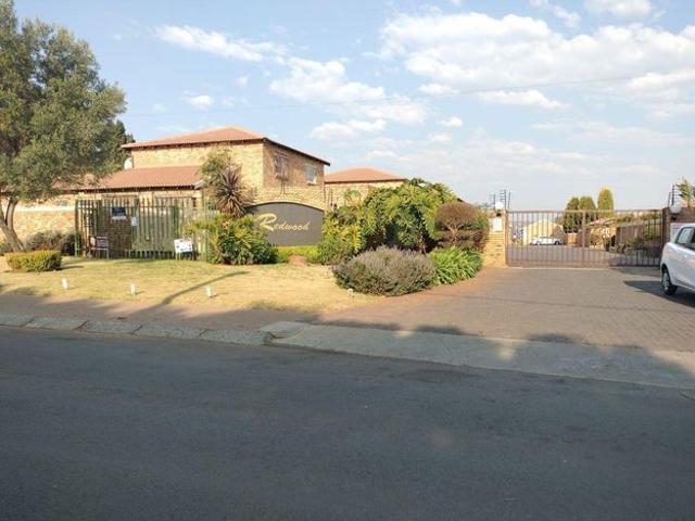 House for rent in Johannesburg Ward 126, Roodepoort
