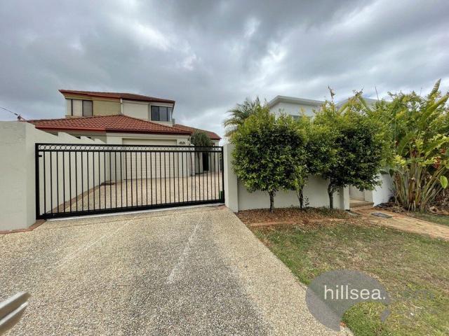 Duplex for rent in Bundall, Gold Coast City