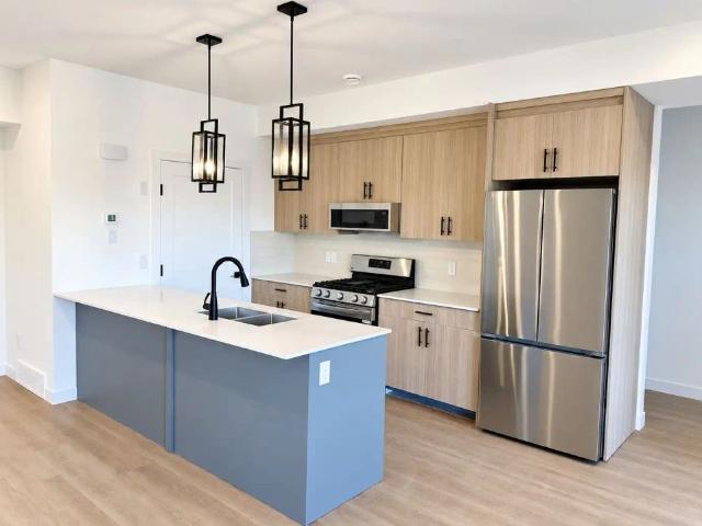 Townhouse for rent in Shaganappi, Calgary