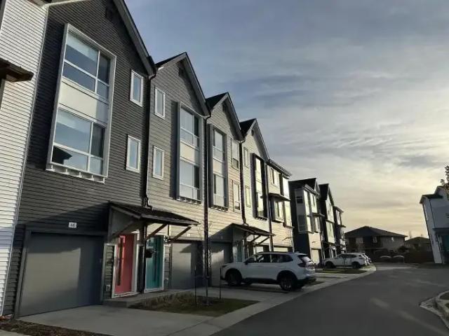 Townhouse for rent in Jensen Lakes, St. Albert