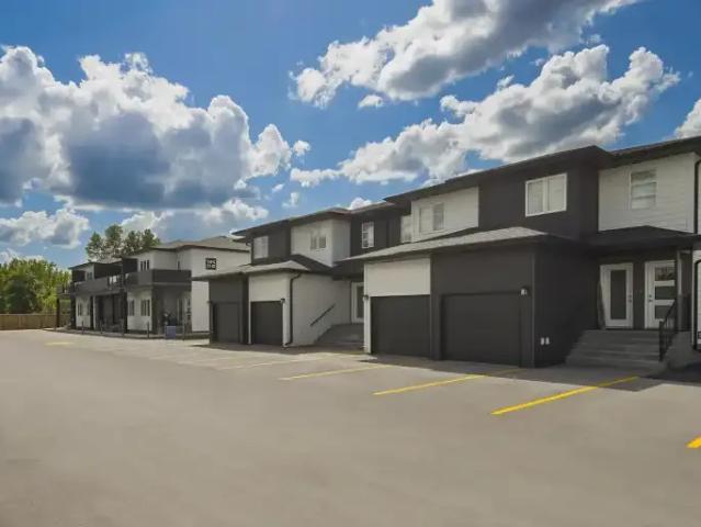 Townhouse for rent in Ste. Anne, Manitoba