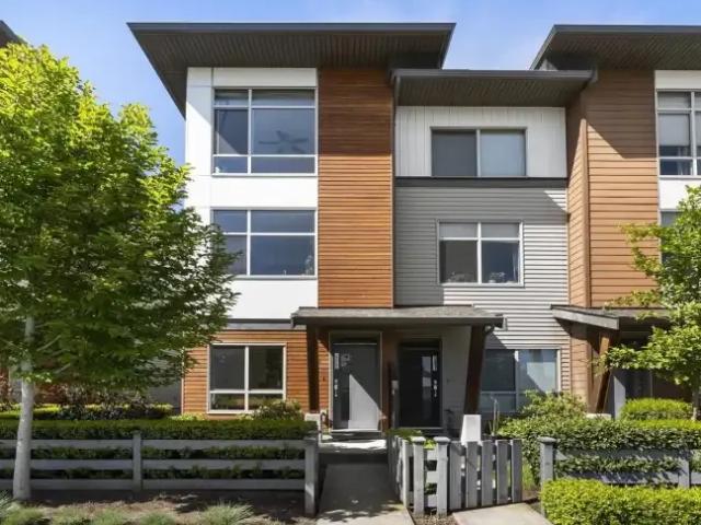 Townhouse for rent in Surrey, British Columbia