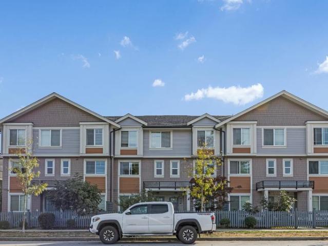 Townhouse for rent in Surrey, British Columbia