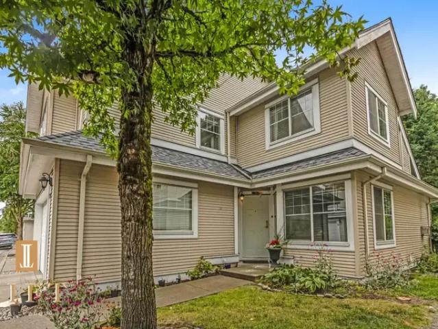 Townhouse for rent in Surrey