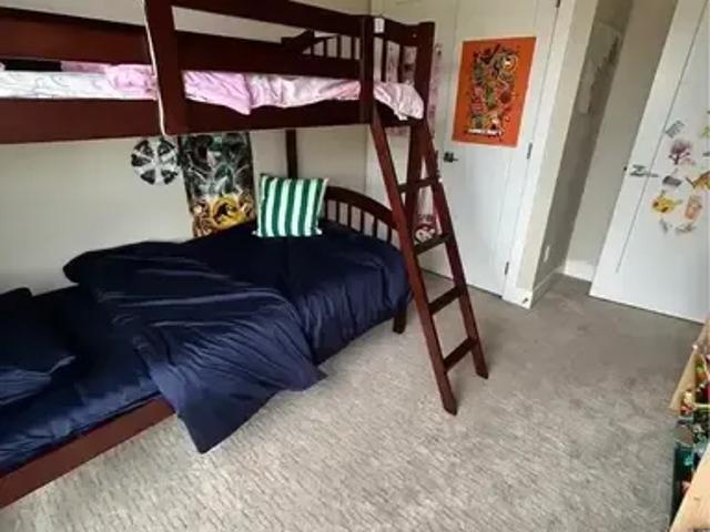 Townhouse for rent in Surrey
