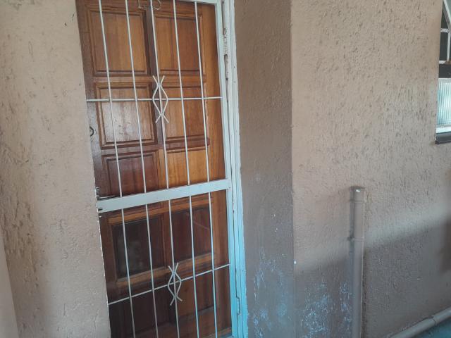 Townhouse for rent in Vosloorus, Gauteng