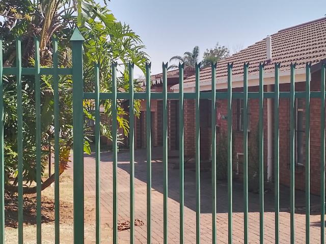 House for rent in Karenpark, Akasia