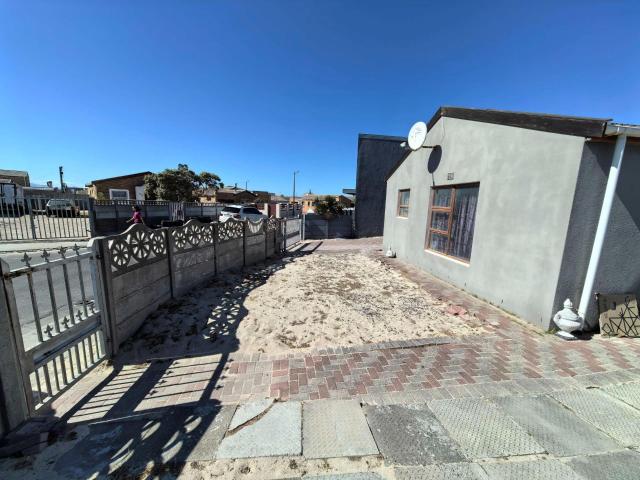 House for rent in Mitchells Plain, Western Cape
