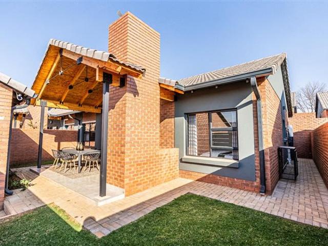 House for rent in Waterkloof, Gauteng