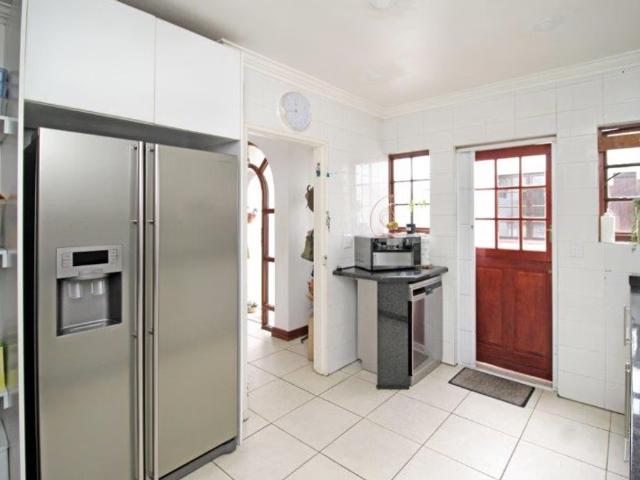 Townhouse for rent in Fairland, Johannesburg